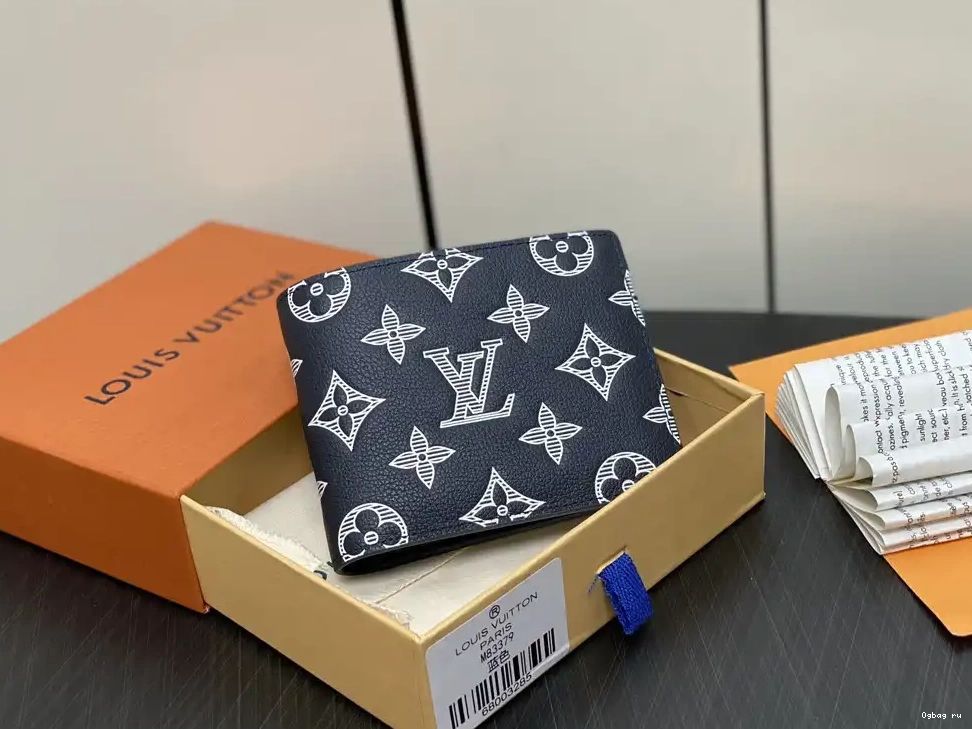 MULTIPLE WALLET-11.5*9*1.5cm LOUIS VUITTON 0429